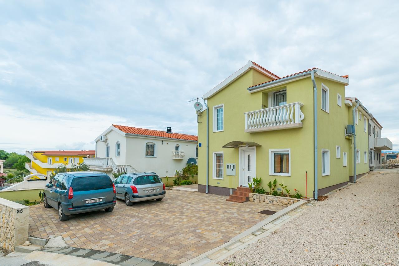 Apartments Mahnet Vir Luaran gambar