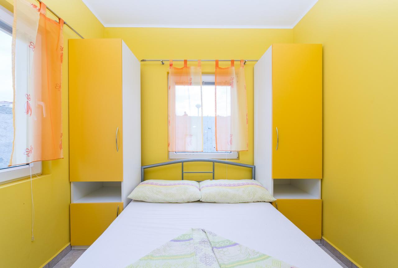 Apartments Mahnet Vir Luaran gambar