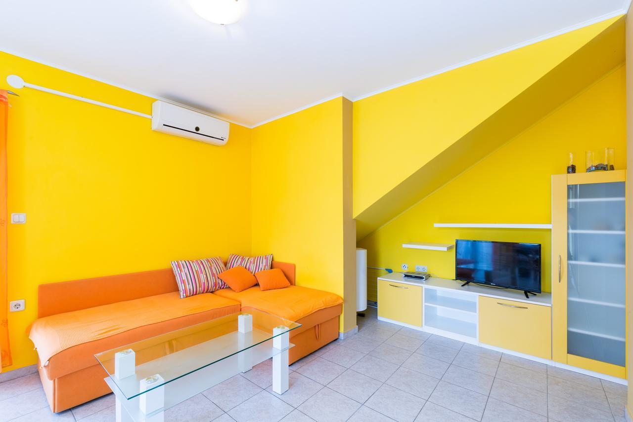 Apartments Mahnet Vir Luaran gambar