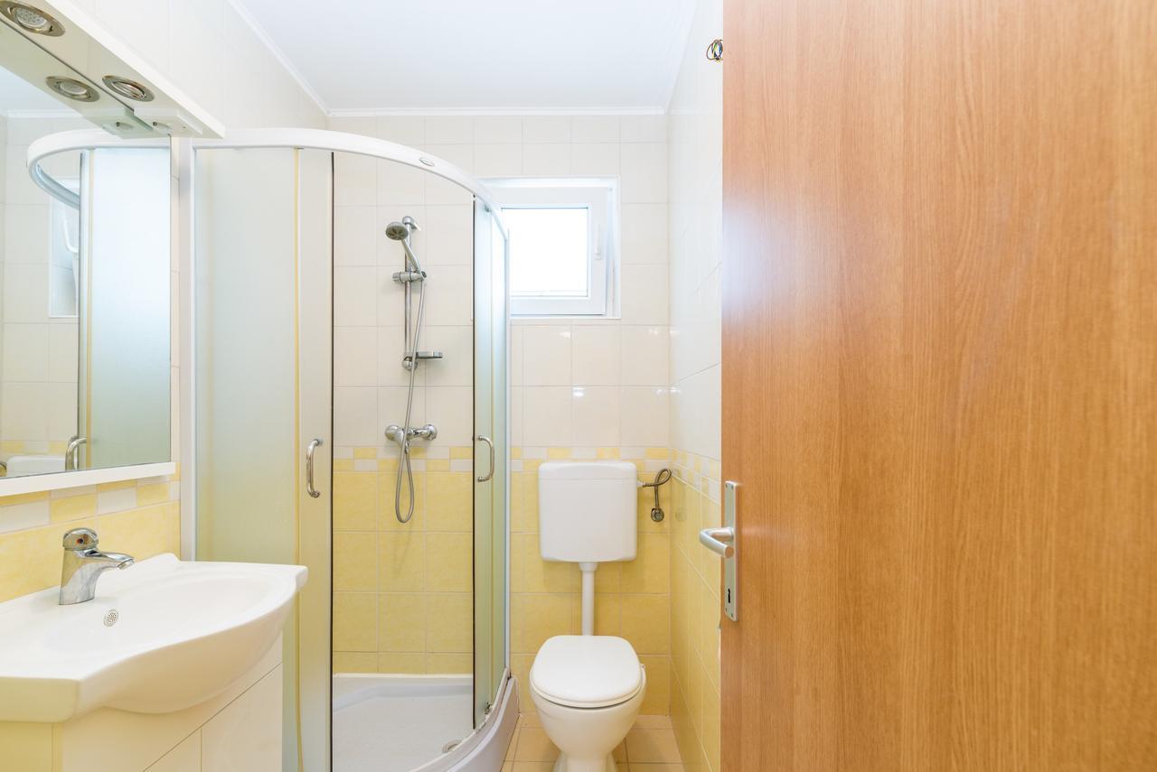 Apartments Mahnet Vir Luaran gambar
