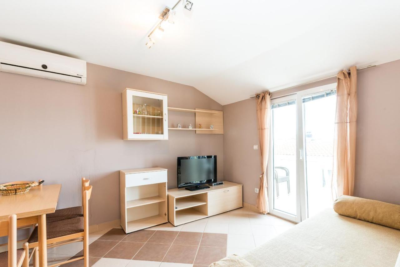 Apartments Mahnet Vir Bilik gambar