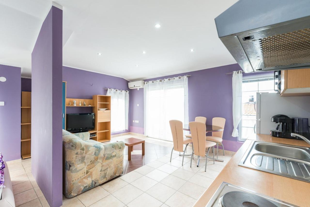 Apartments Mahnet Vir Bilik gambar